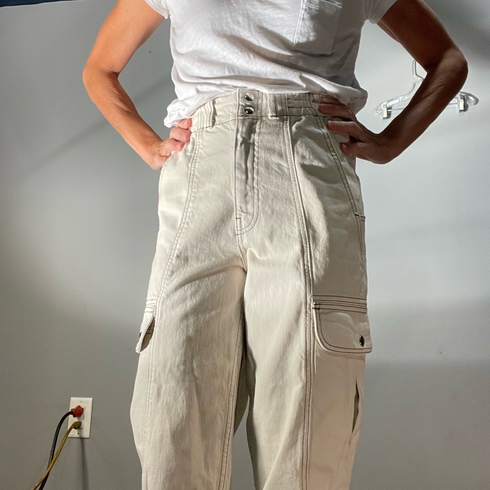 Brand new Size 24 BDG Relaxed Skate jean off white